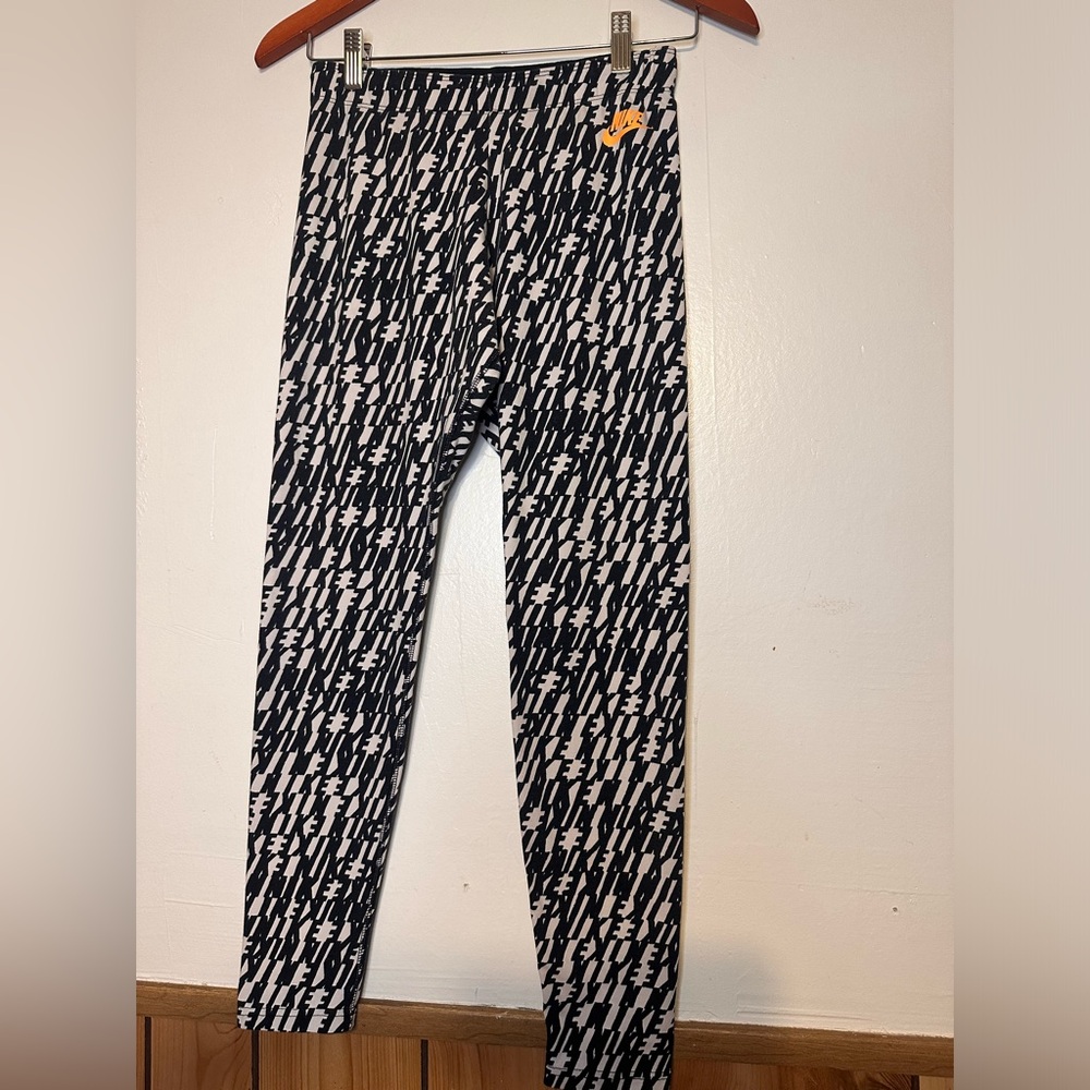 Nike Black and White Graphic Leggings
